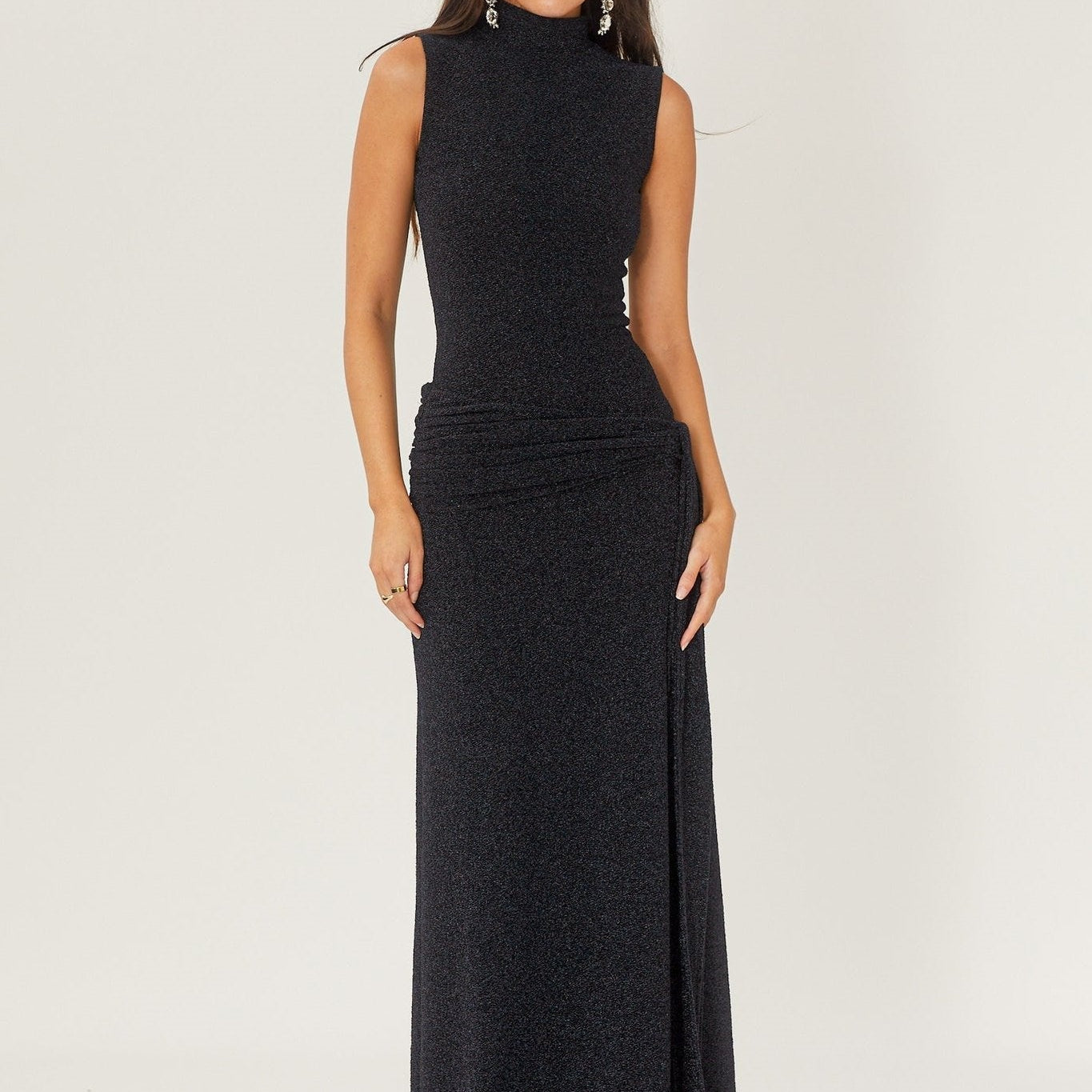 Abito Lungo Elegante con Cintura