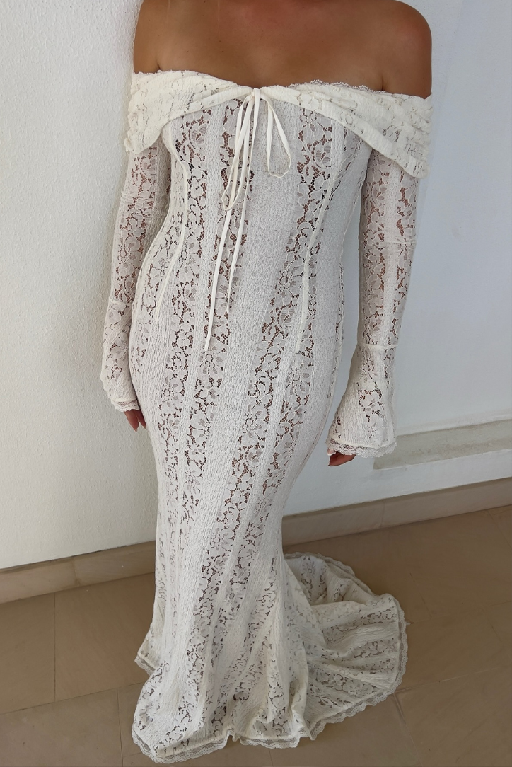 Abito Elegante Spalle Scoperte in Pizzo Maniche Lunghe