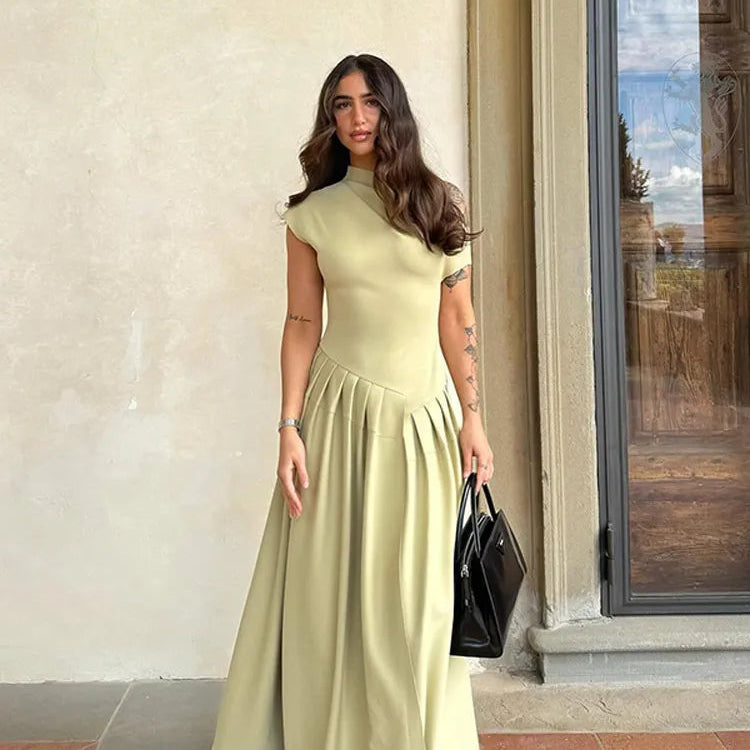 Abito Scultoreo: Design Raffinato