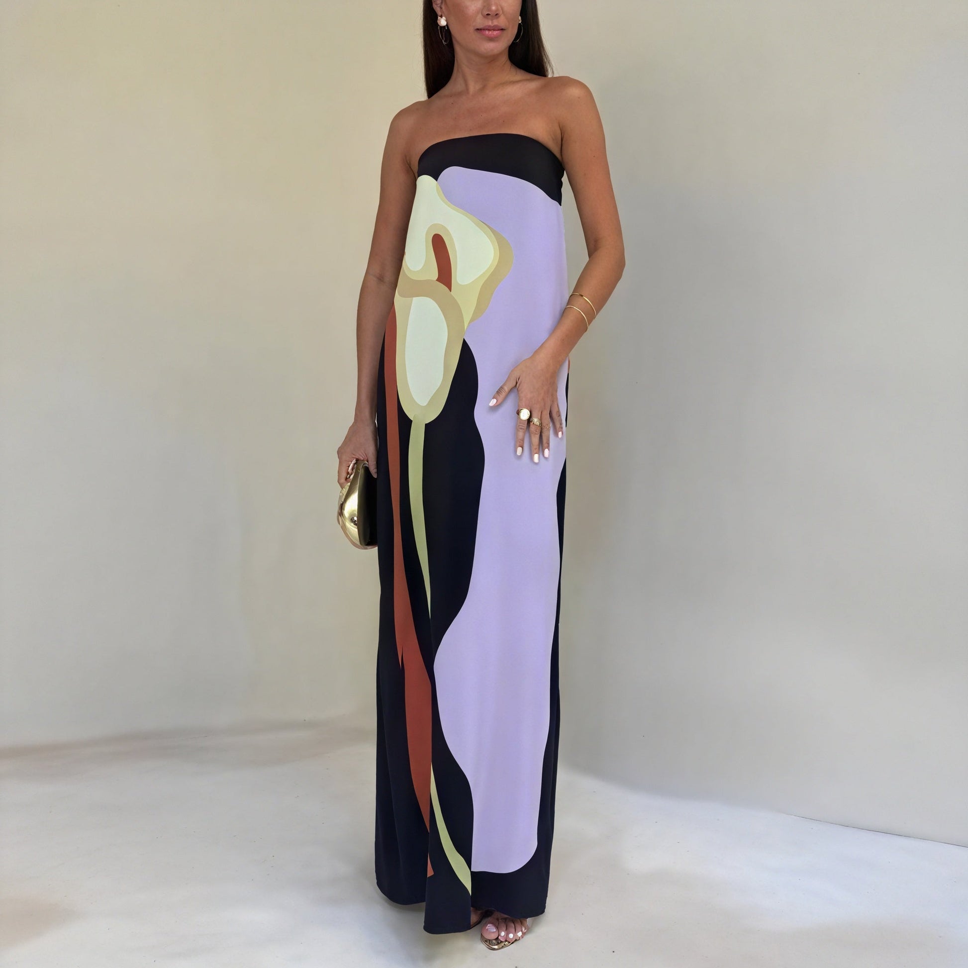Abito Maxi Strapless: Eleganza Artistica