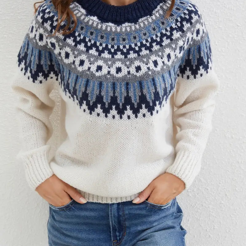 Maglione femminile alla moda con motivo