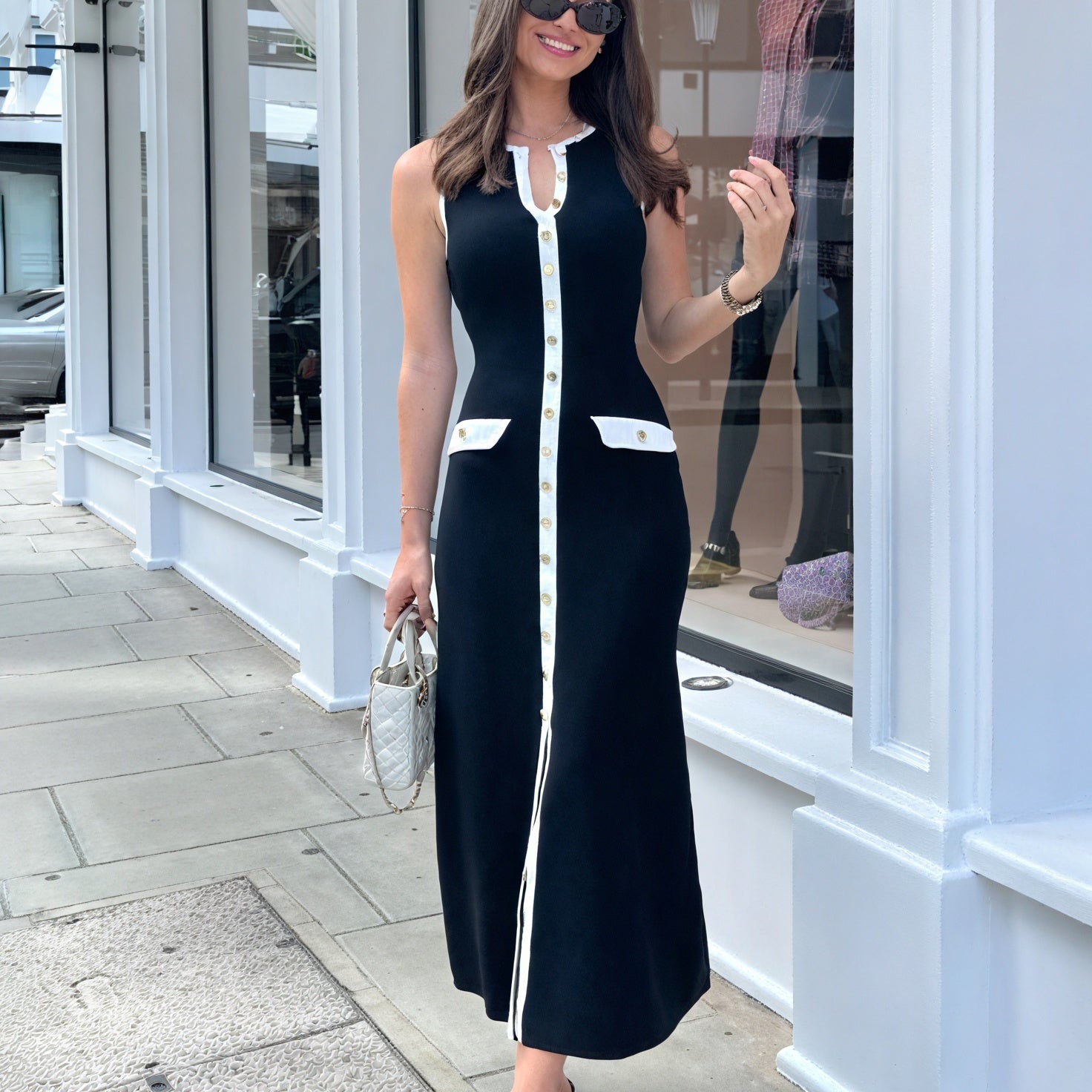 Abito Midi Scollo Rotondo con Bottoni