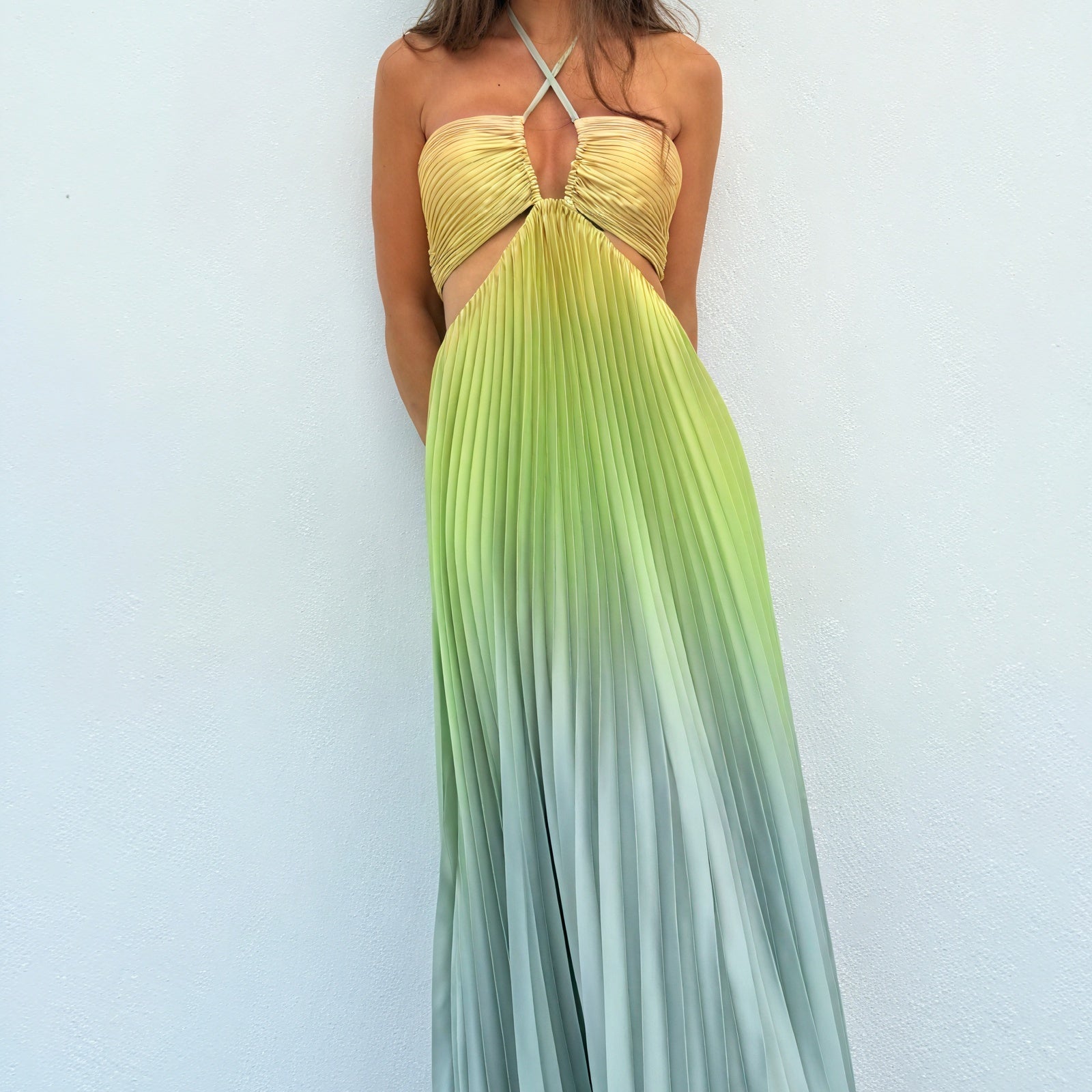 Abito Maxi Plissettato con Scollo Halter