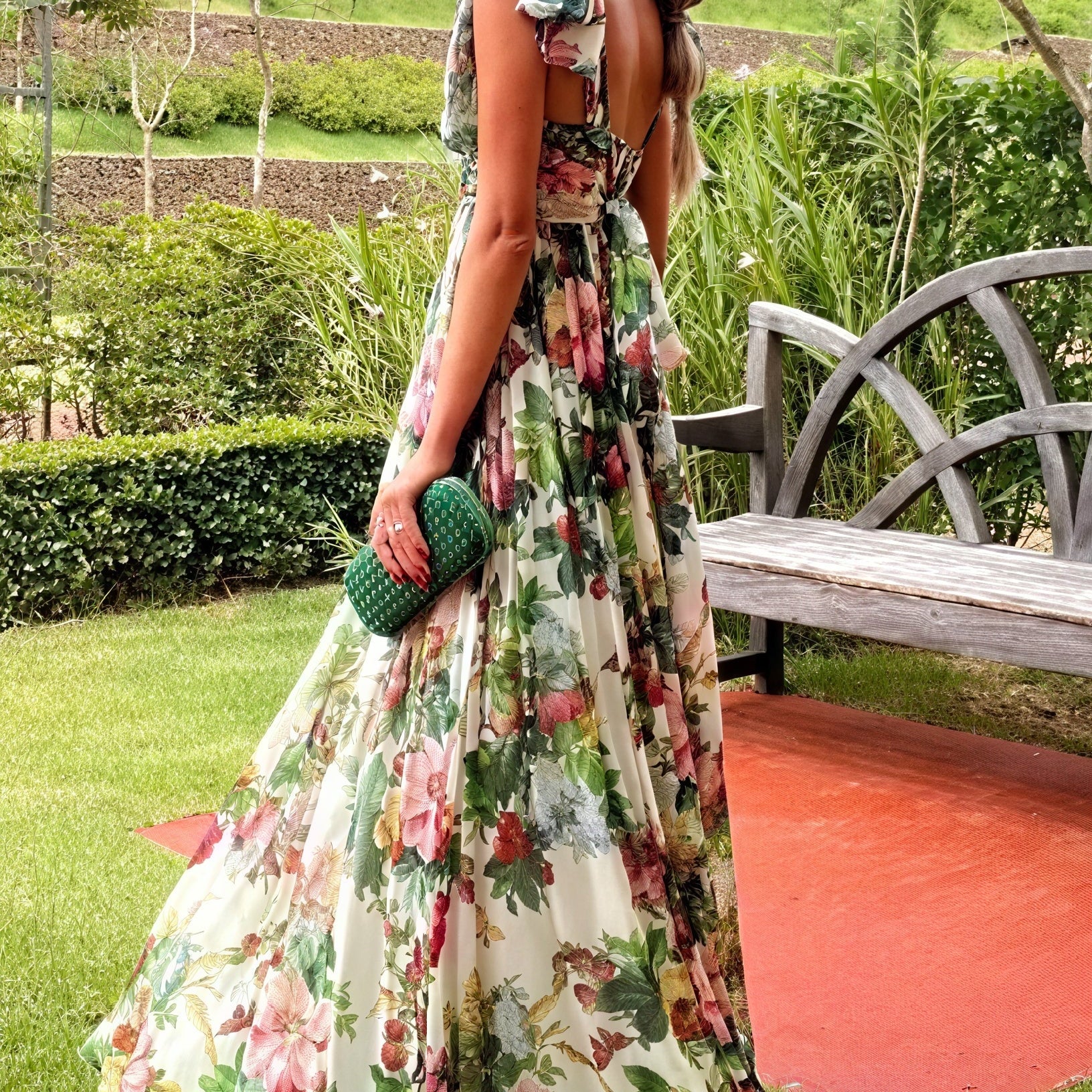 Abito Lungo con Stampa Floreale e Fiocchi