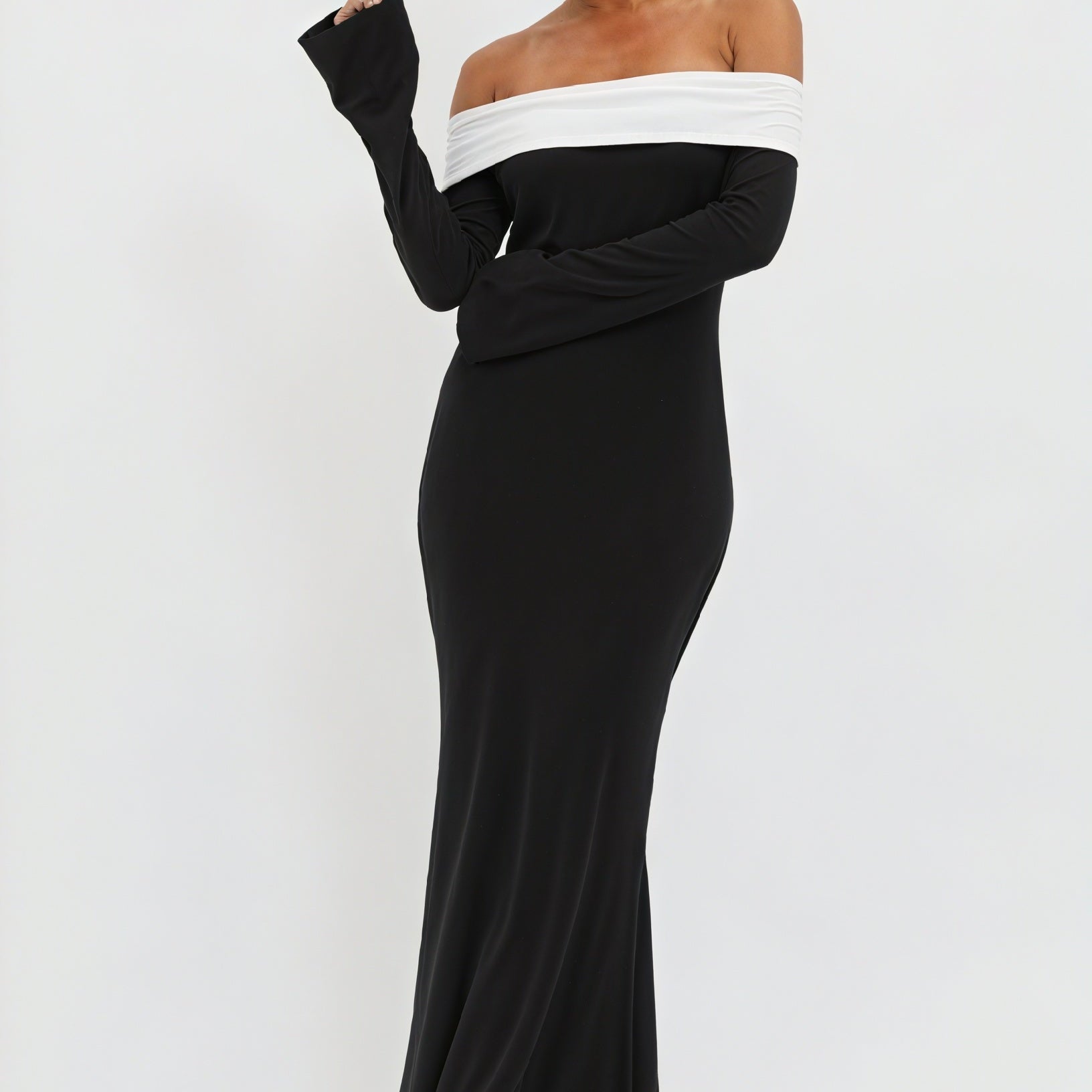 Abito da Sera Bicolore con Maniche Ampie