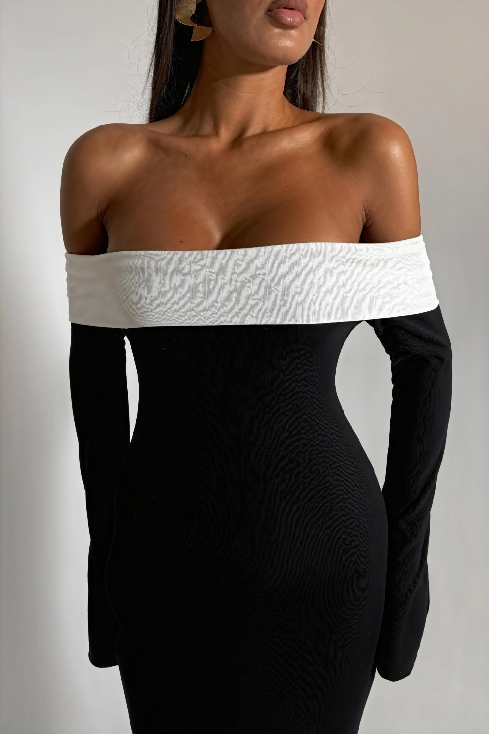 Abito da Sera Bicolore con Maniche Ampie