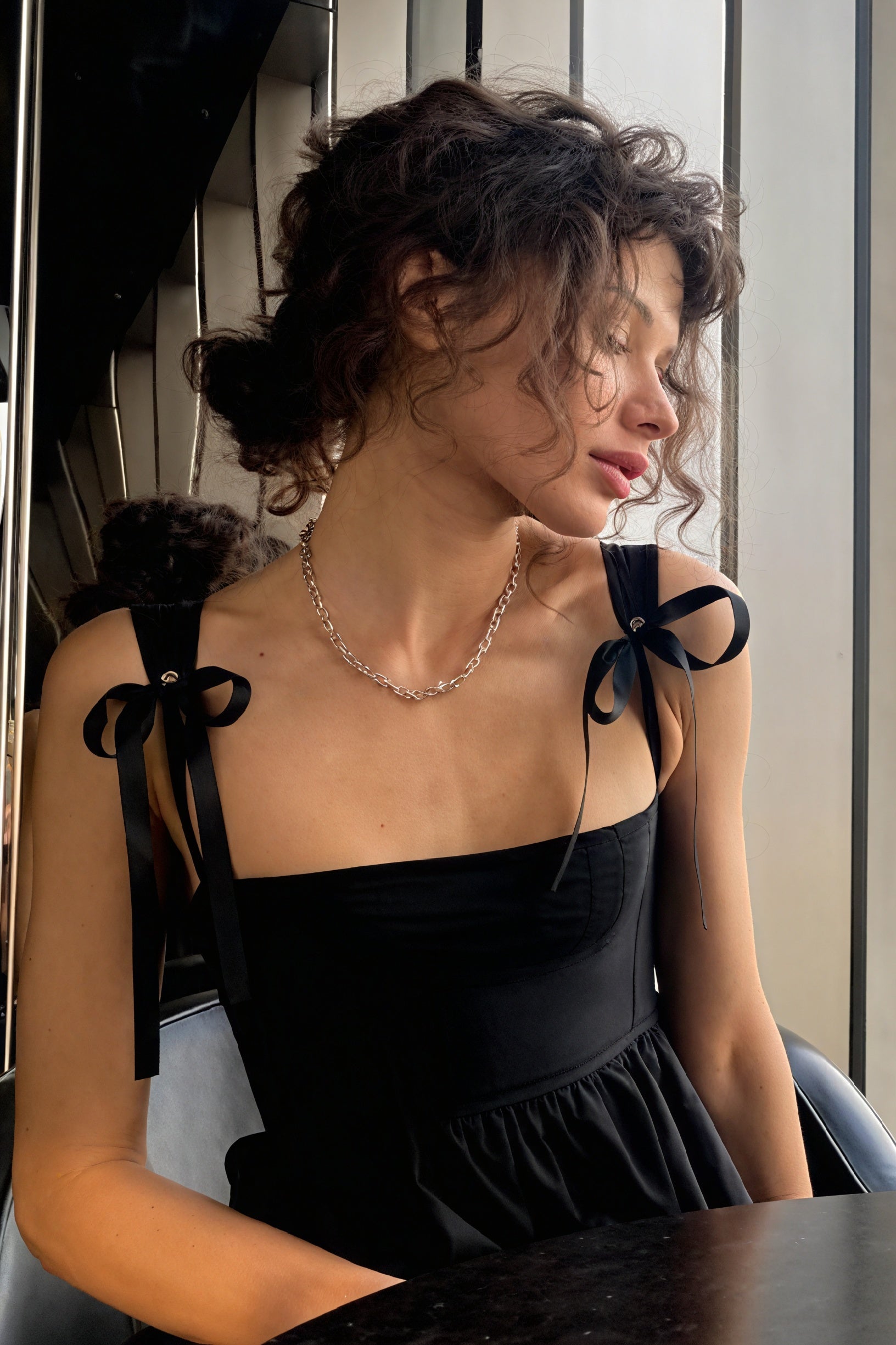 Mini Abito con Fiocchi