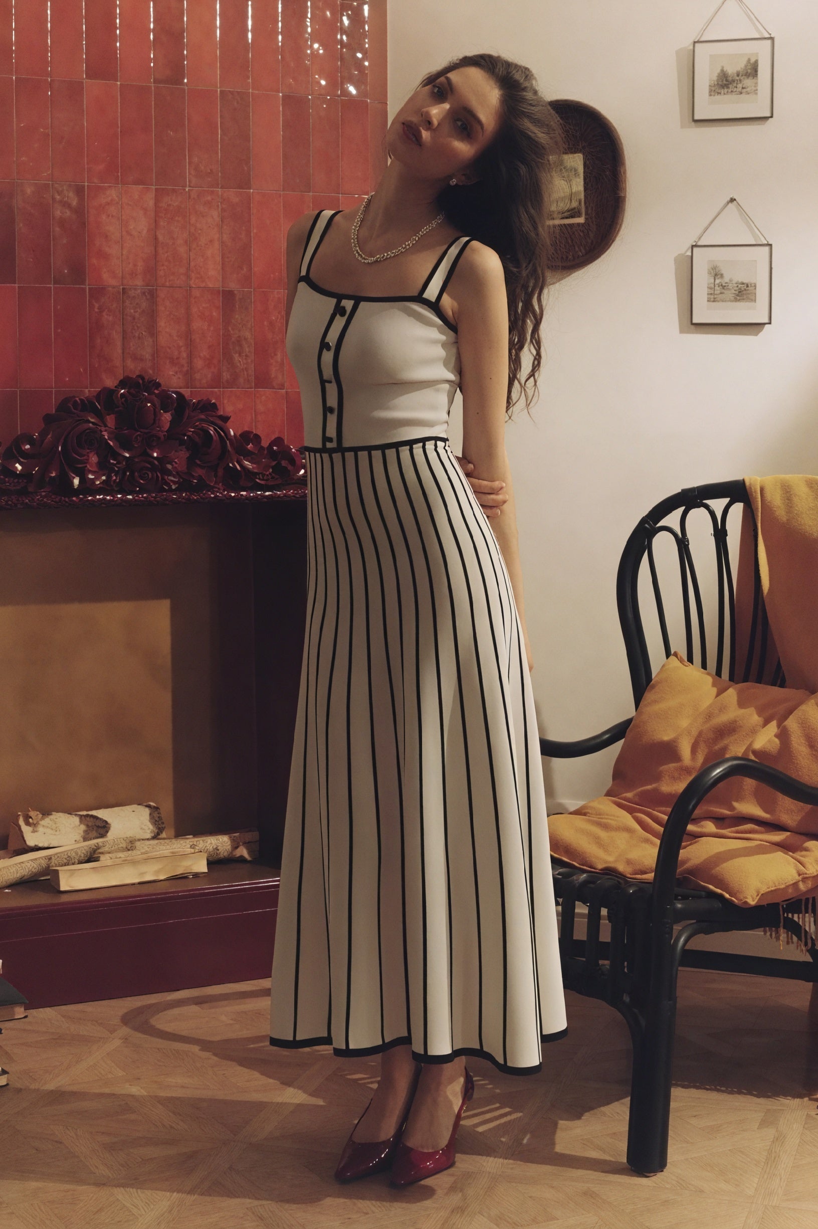 Abito Midi a Strisce con Bottoni