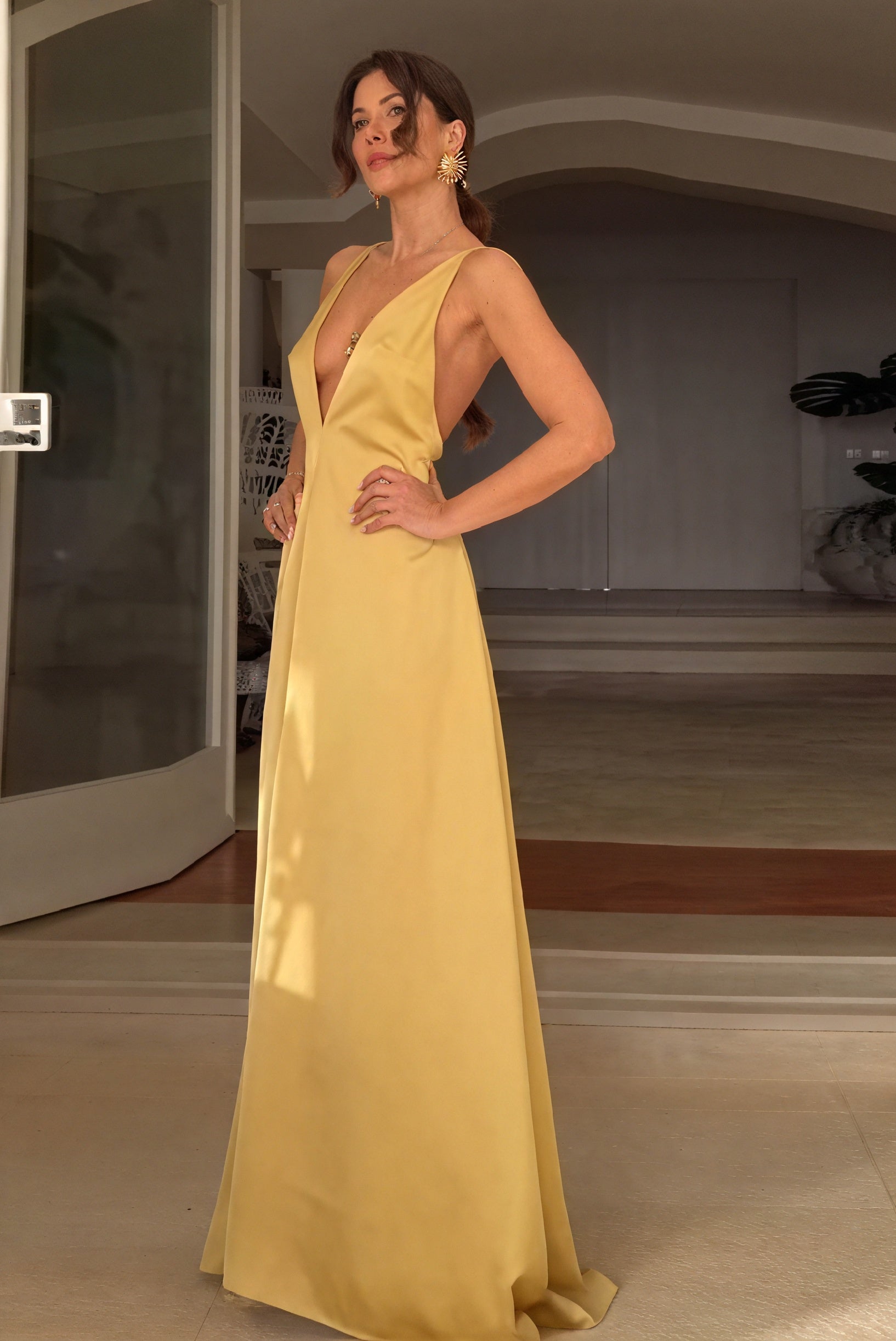 Abito Lungo A-Line con Scollo Profondo