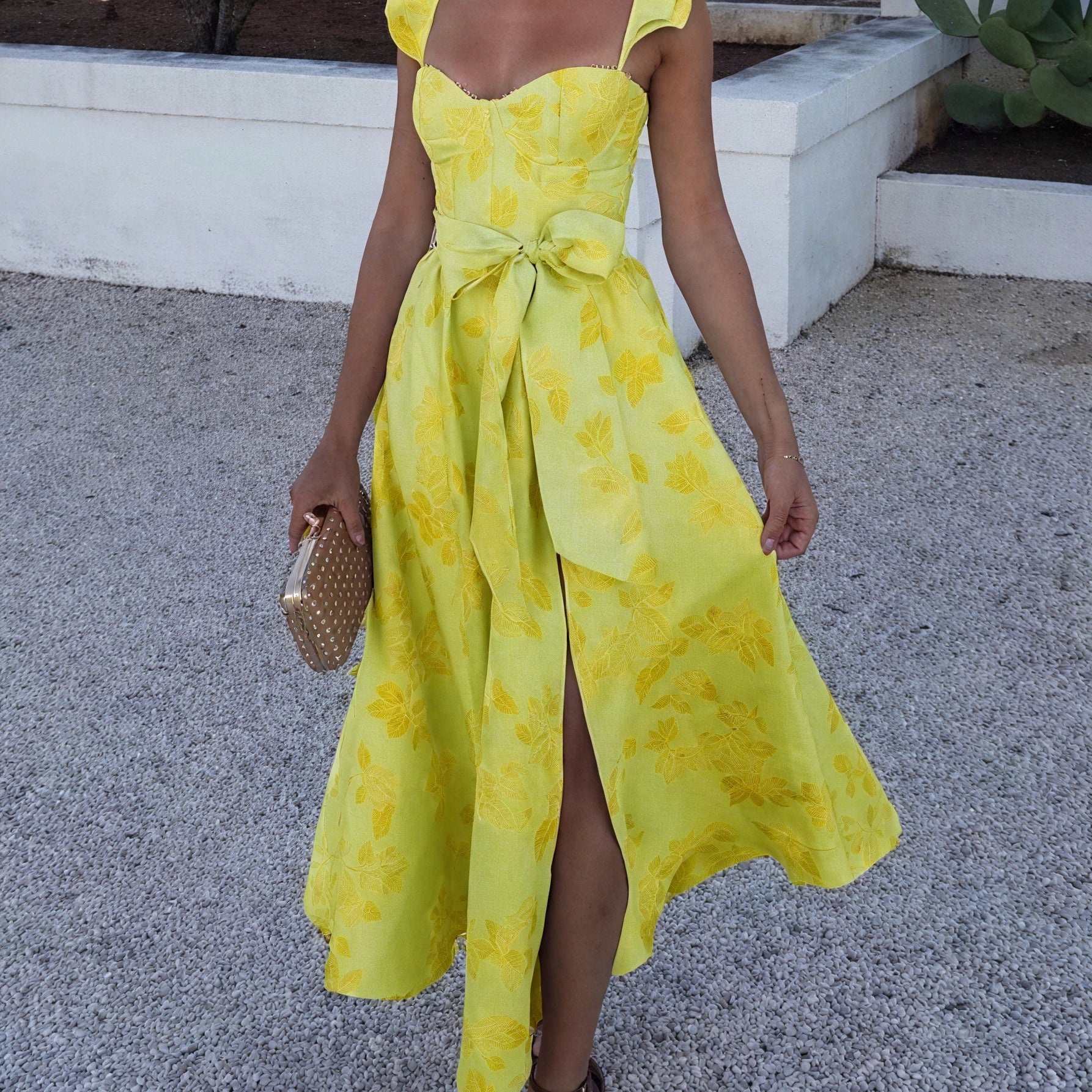 Abito Midi Floreale con Fiocco e Spacco Anteriore