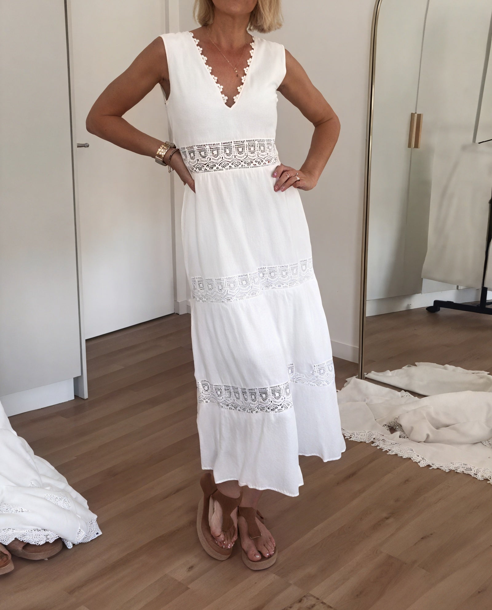 Abito Maxi con Dettagli in Pizzo