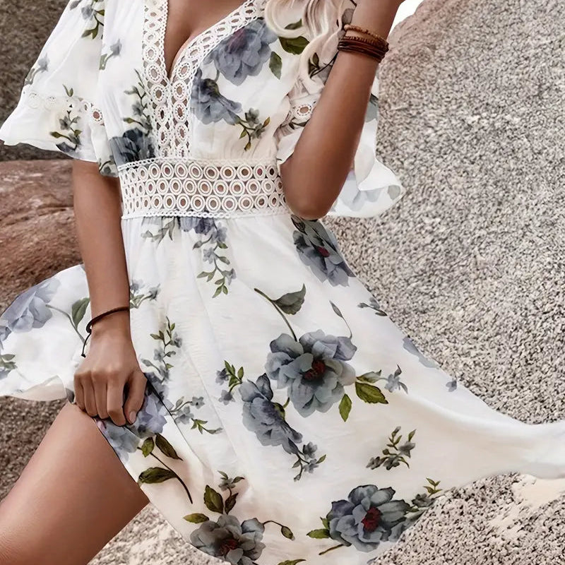 Abito Floreale con Dettagli in Pizzo