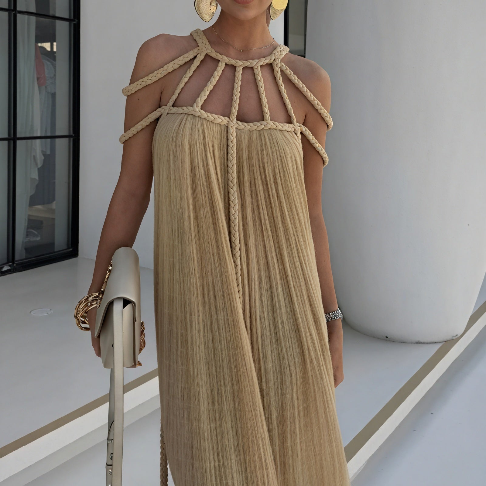 Abito Halter con Dettagli Intrecciati, Silhouette Fluida