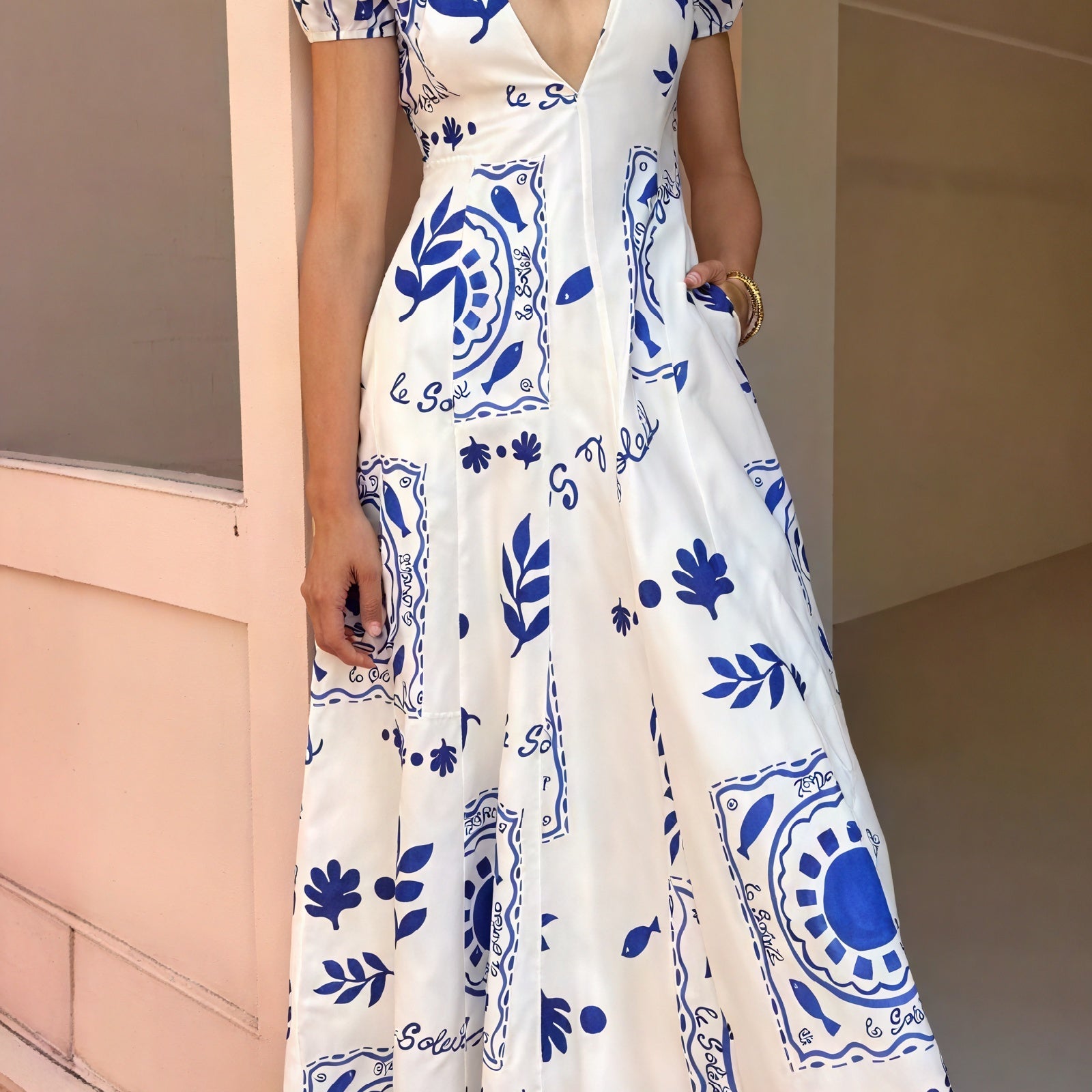 Abito Estivo Stampa Raffinata e Maniche Romantiche