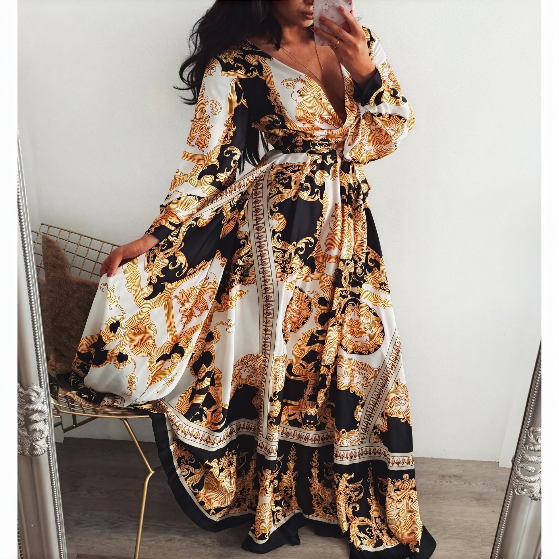 Abito Lungo Avvolgente: Fascino e Mistero per la Tua Serata