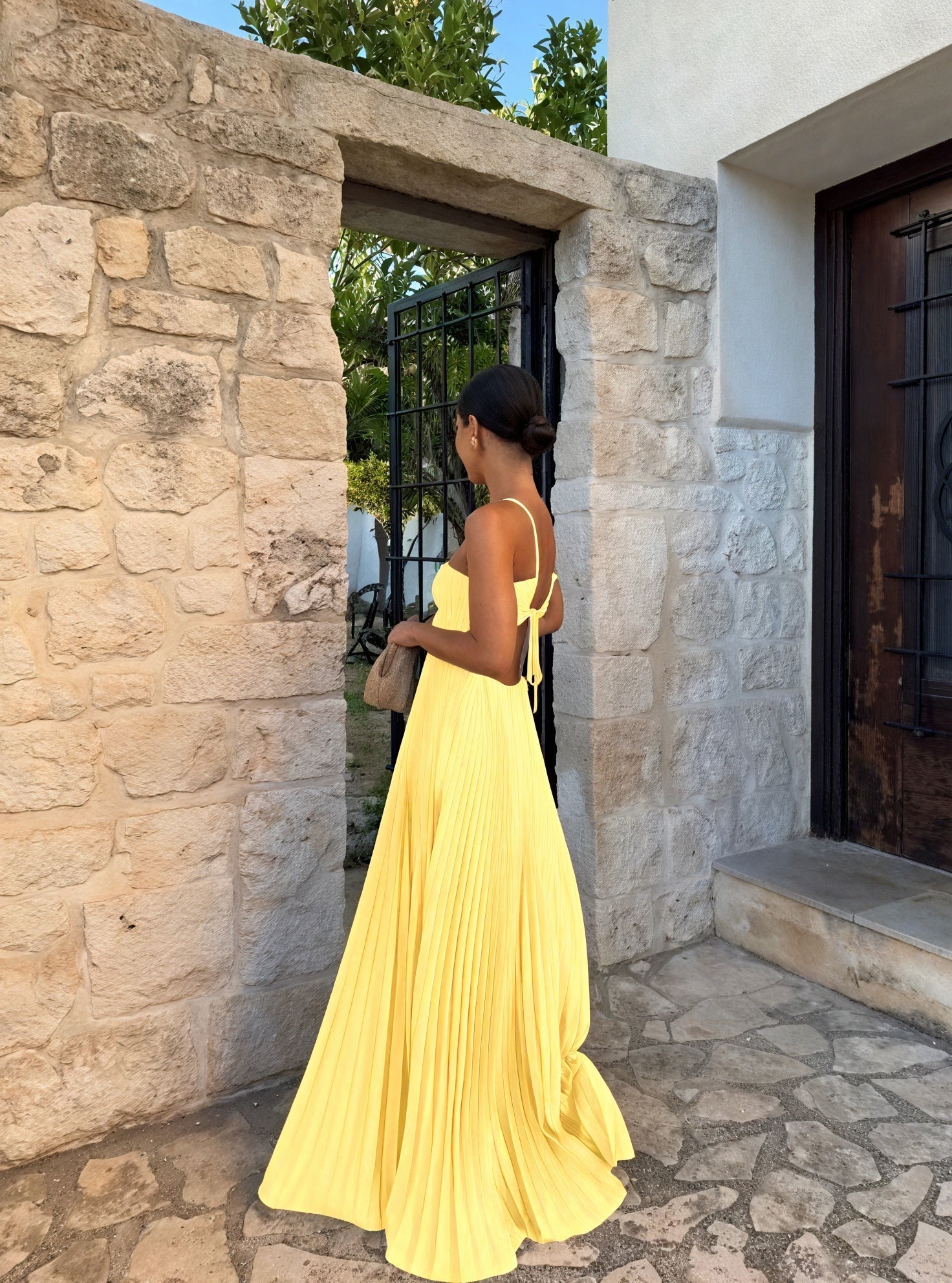 Abito Lungo: Eleganza Moderna per Occasioni Speciali