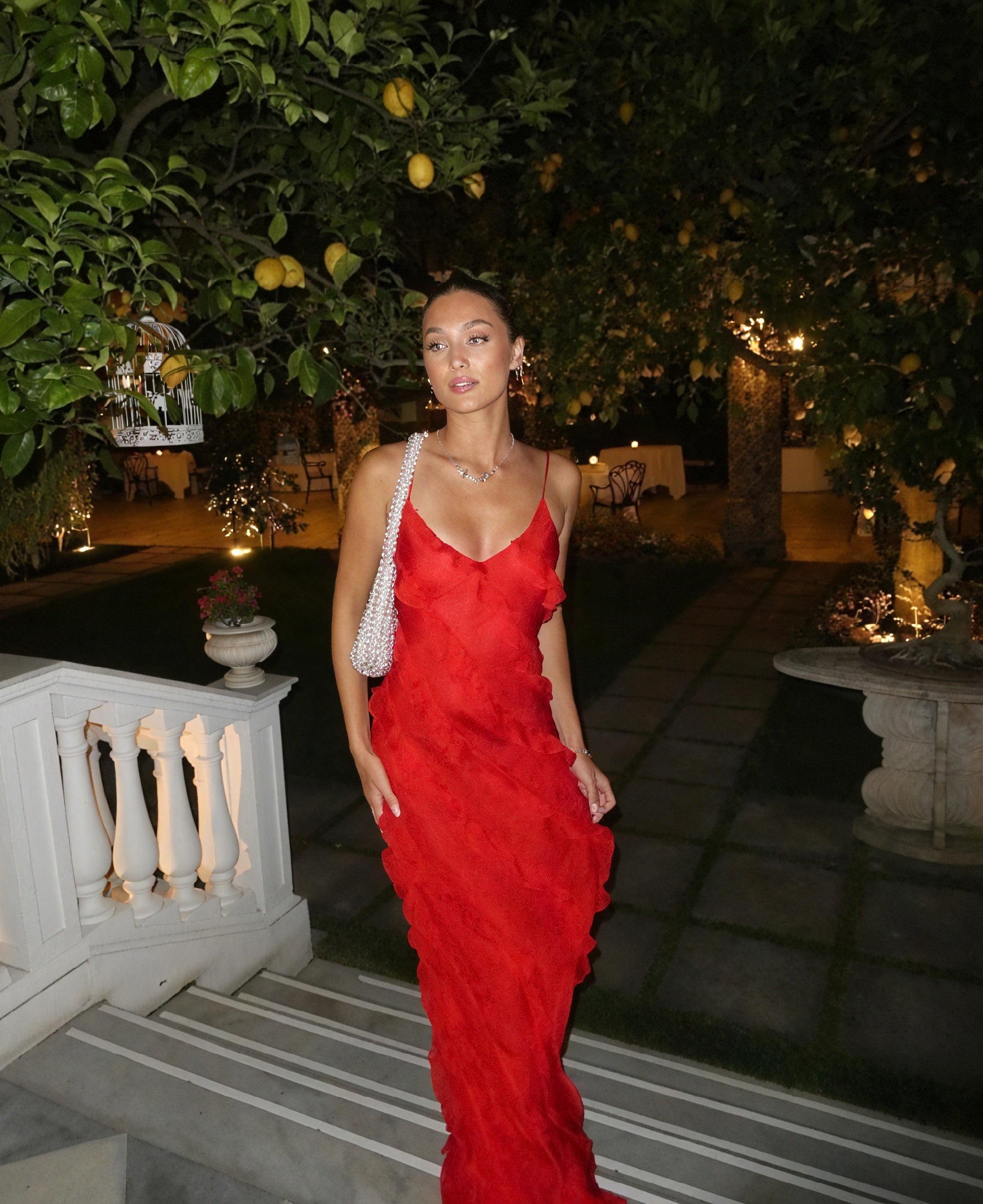 Abito Maxi – Fluido, Spalline Sottili e Balze