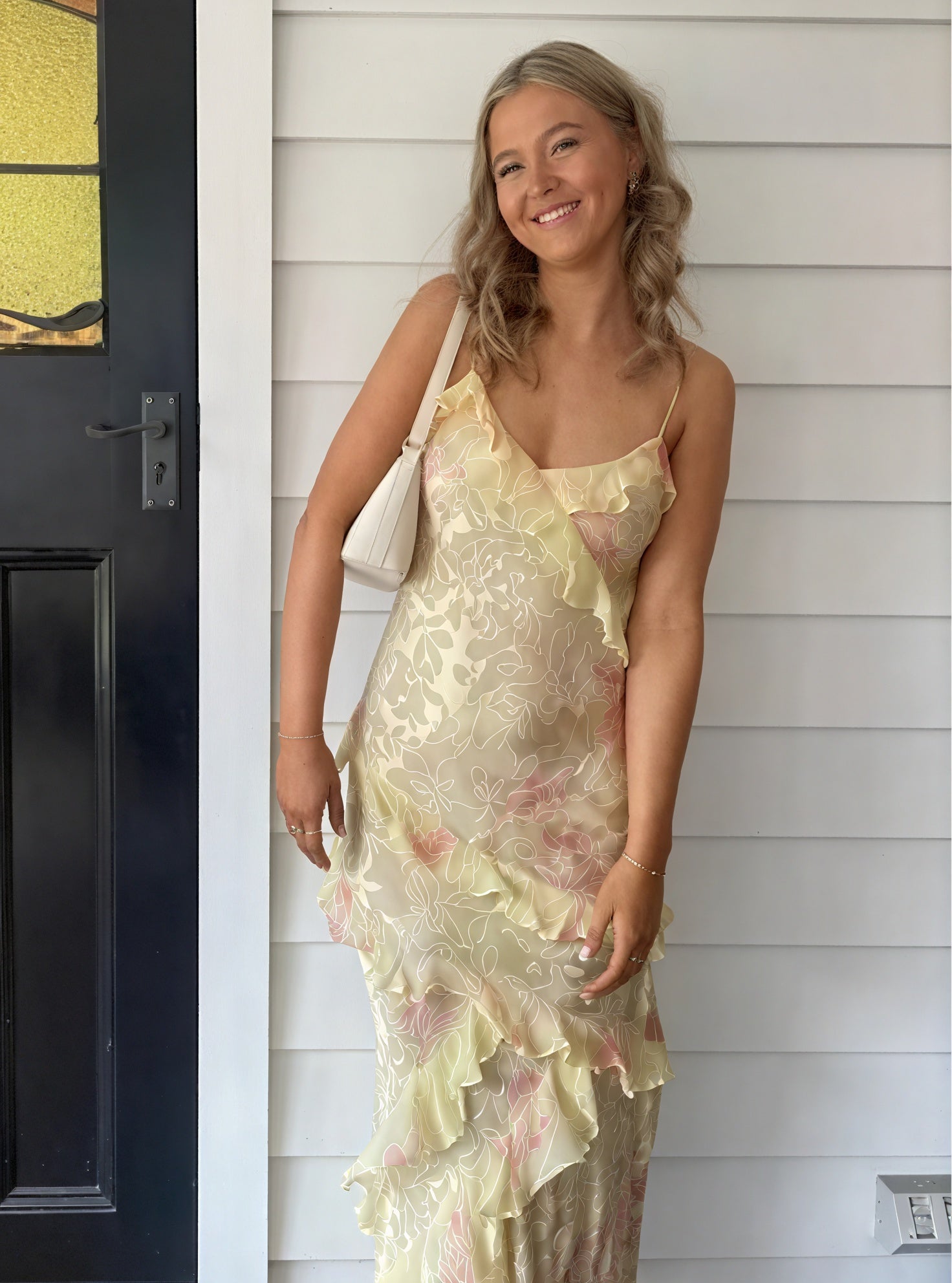 Abito Estivo Fluido – Dettagli Rouches e Spalline Sottili