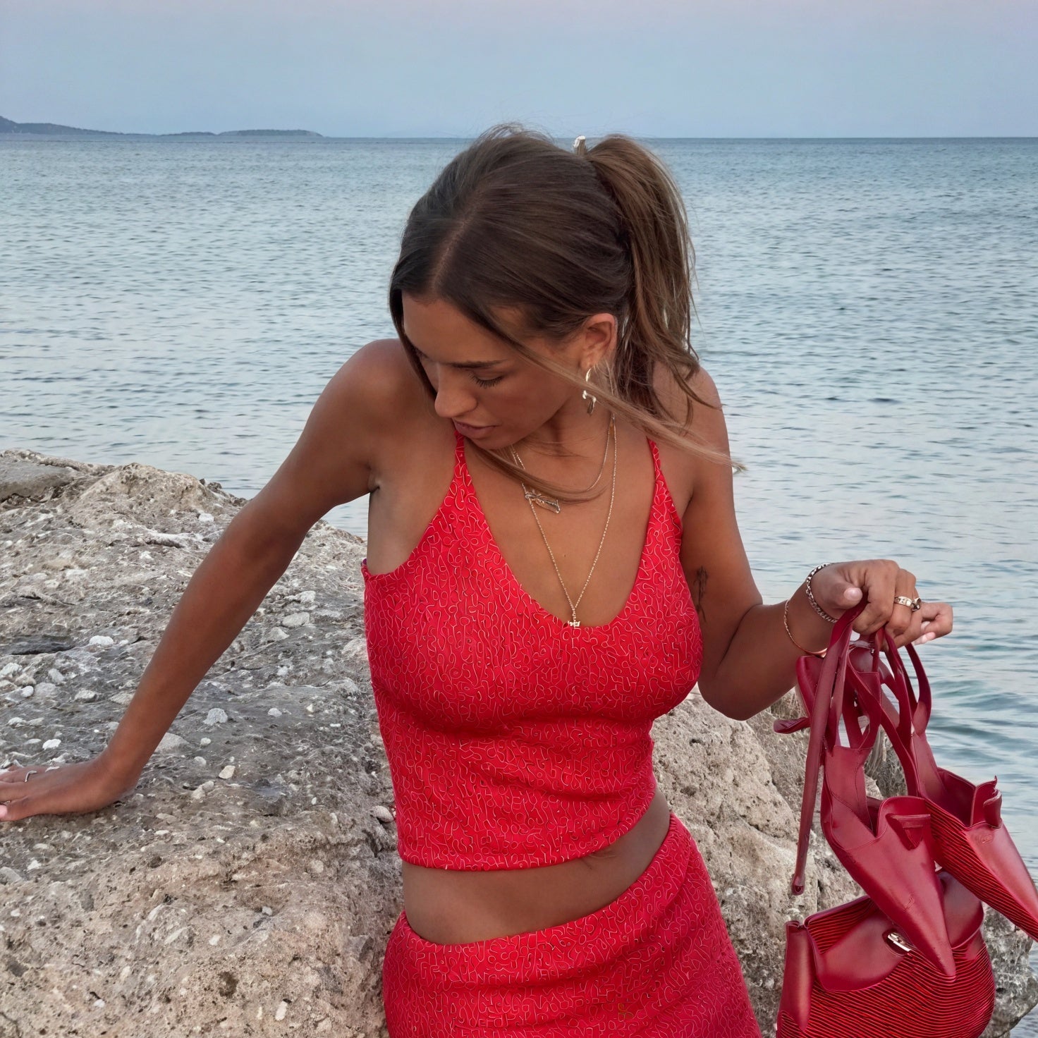 Set Due Pezzi Scintillante – Top Spalline e Maxi Gonna