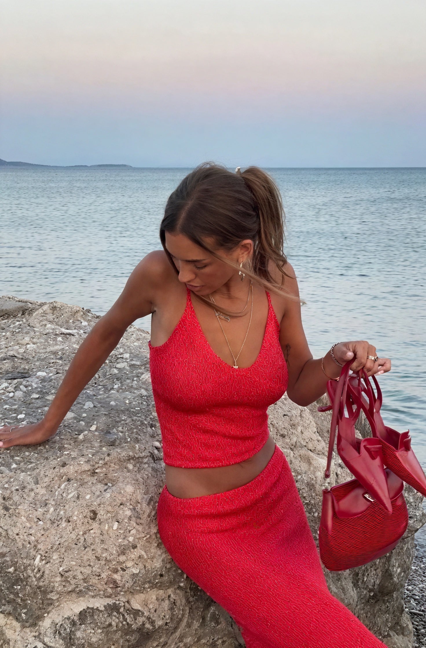 Set Due Pezzi Scintillante – Top Spalline e Maxi Gonna