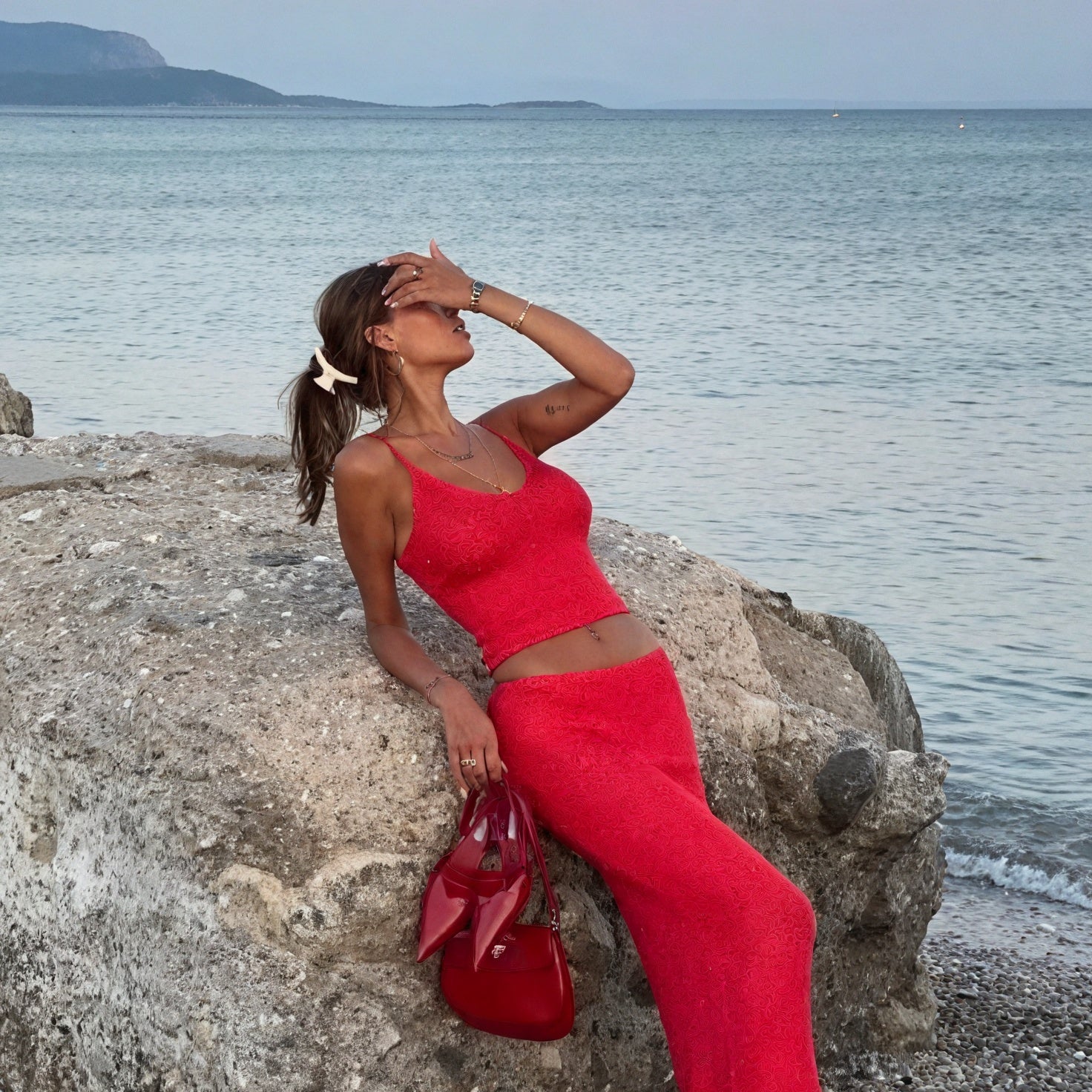 Set Due Pezzi Scintillante – Top Spalline e Maxi Gonna