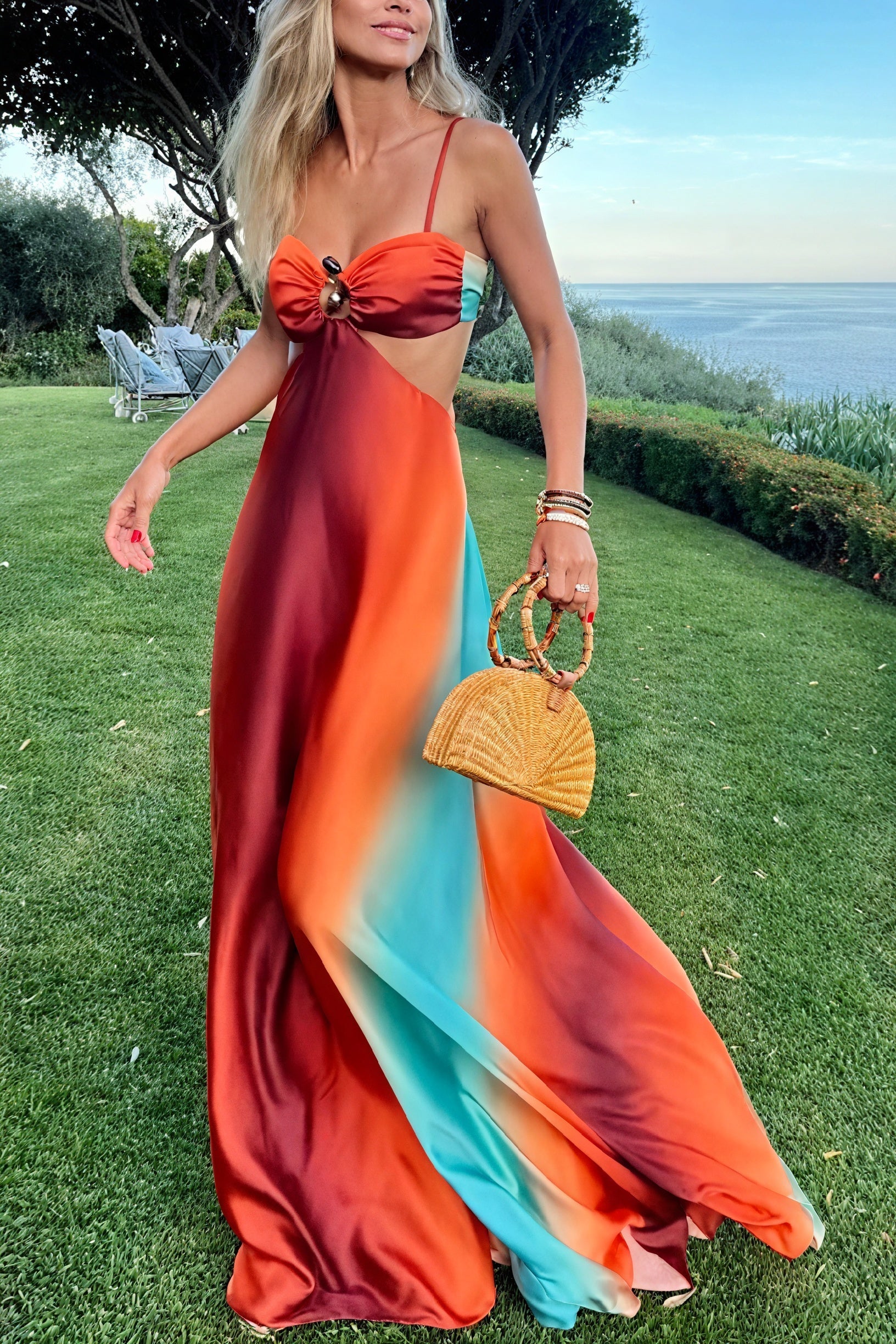 Abito in Raso Ombré – Dettaglio Cut-Out Sottile