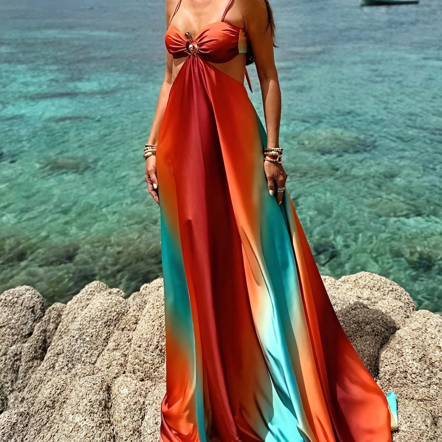 Abito in Raso Ombré – Dettaglio Cut-Out Sottile