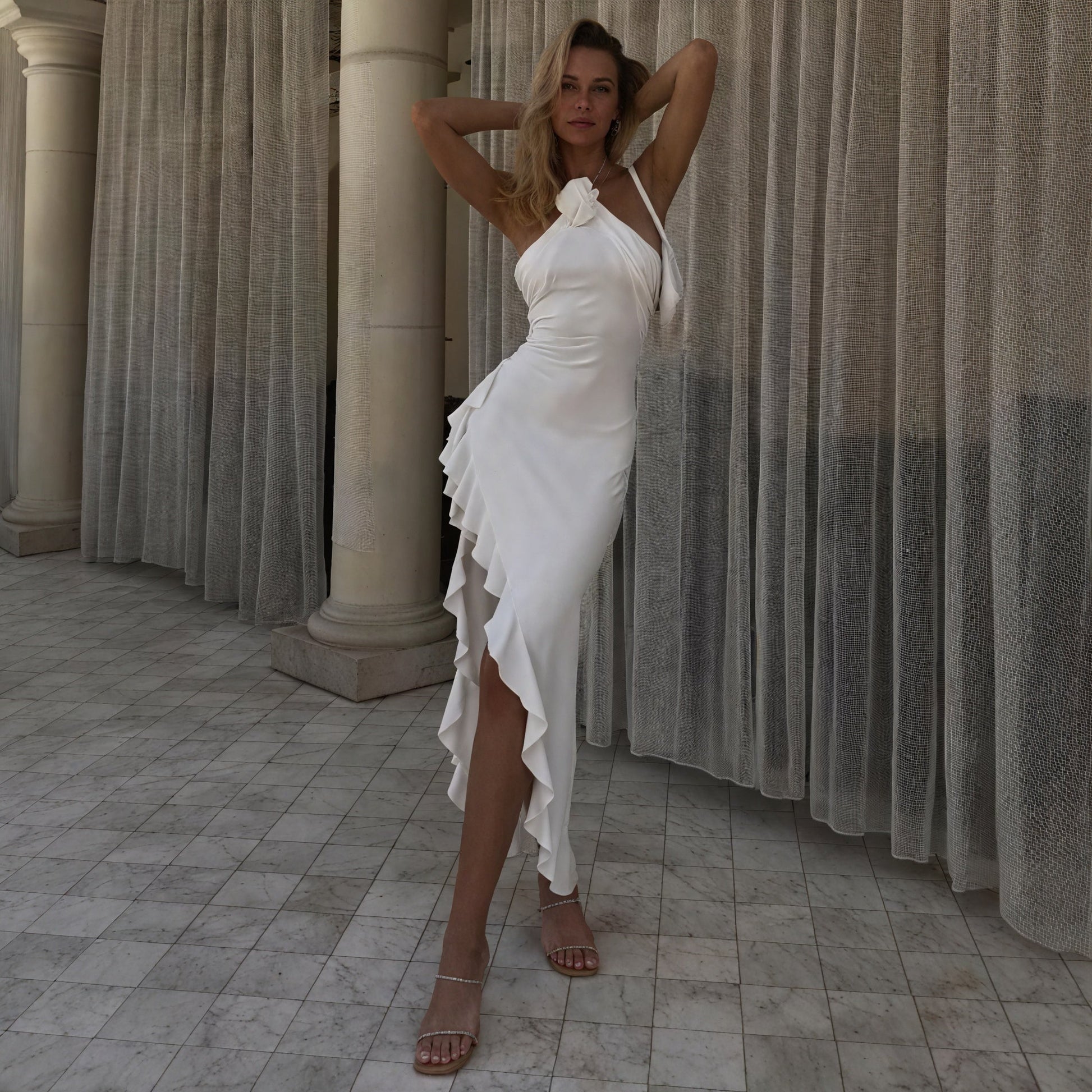 Abito Asimmetrico Floreale Fluido