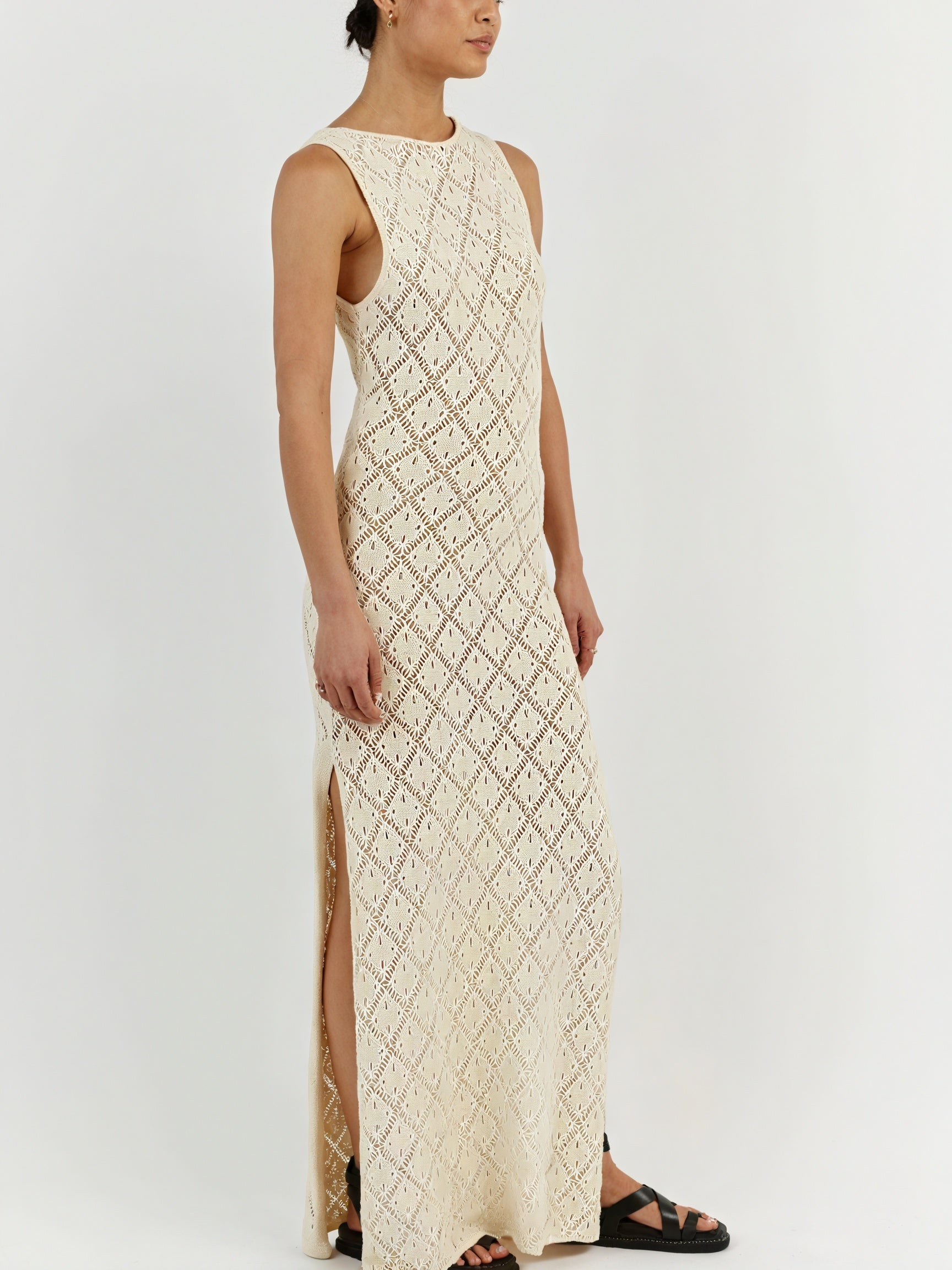 Abito Maxi Senza Maniche – Lavorazione a Maglia Aperta