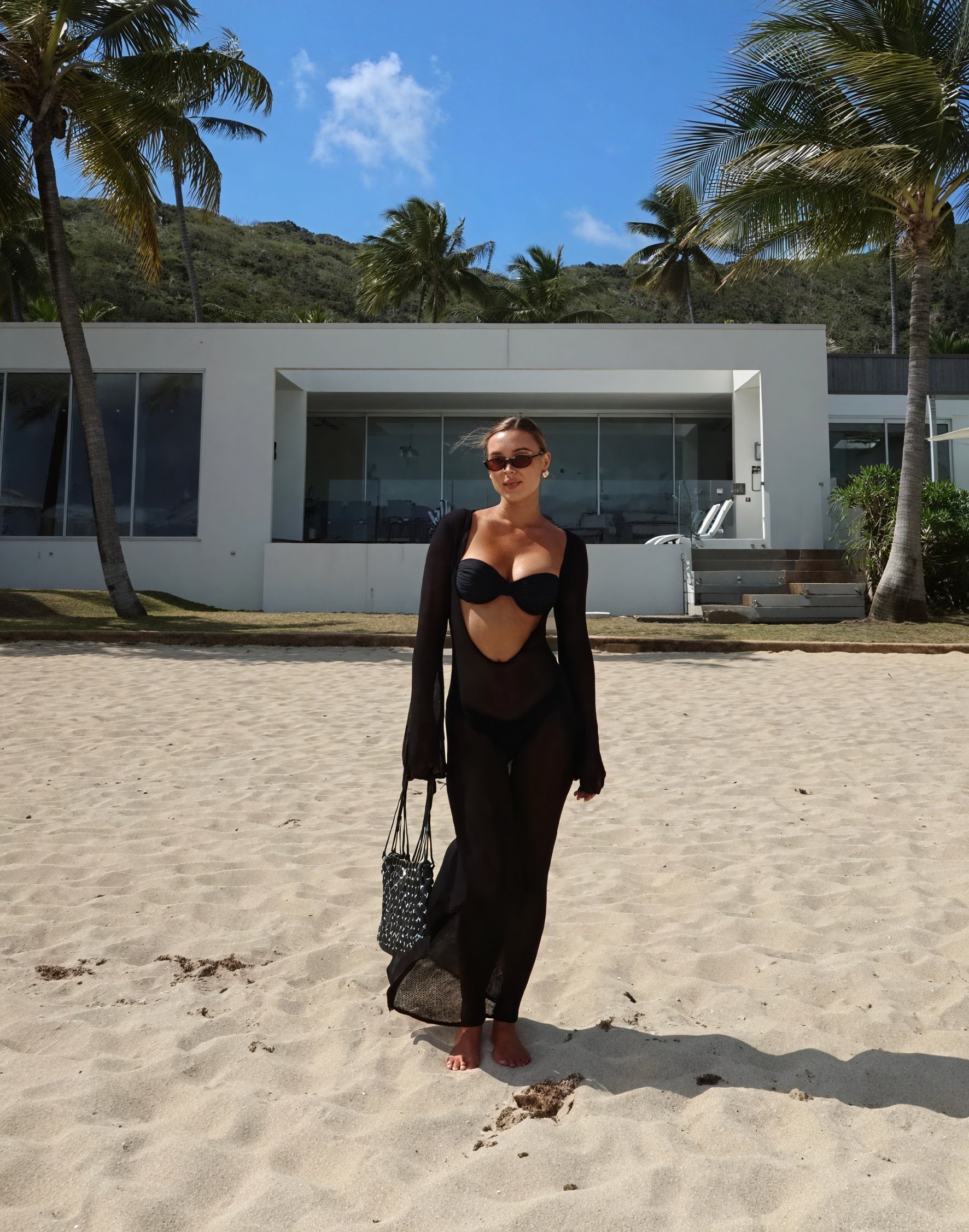 Abito Lungo Trasparente a Maglia – Maniche Lunghe