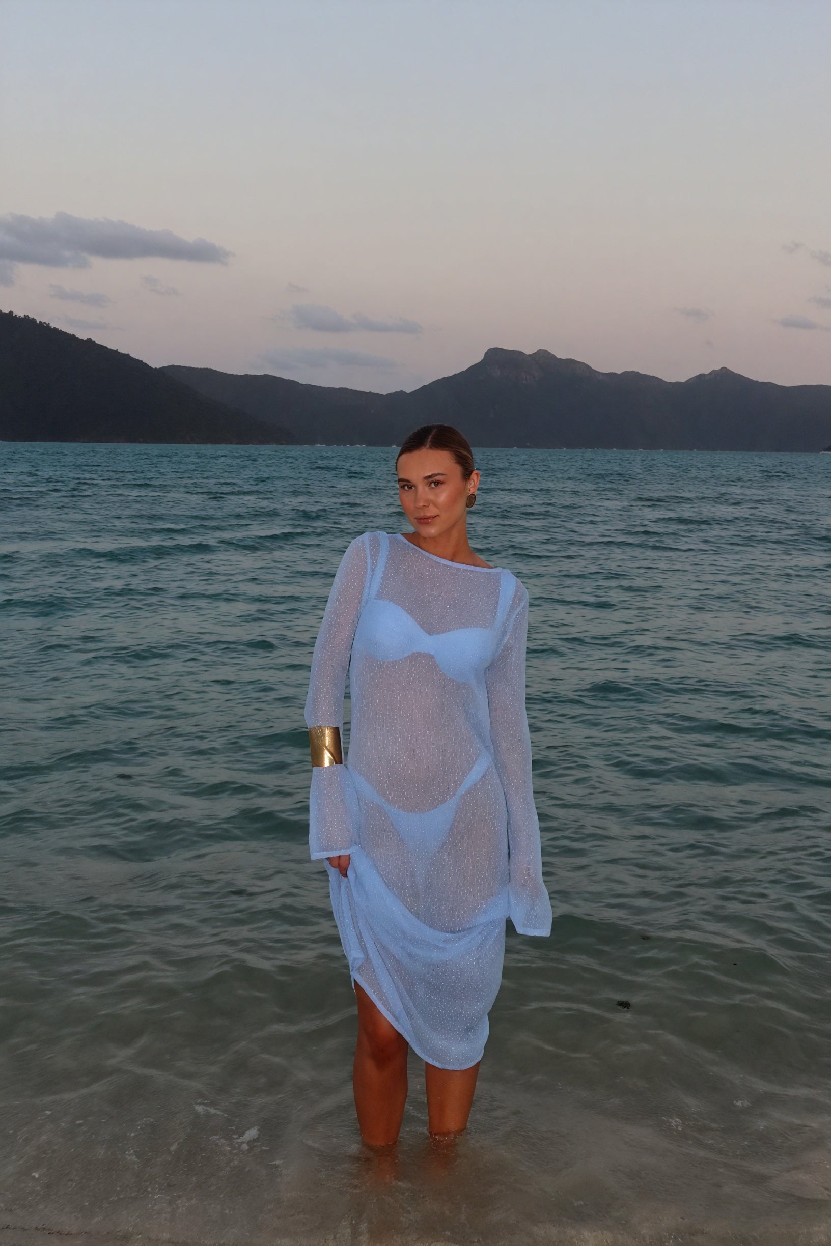 Abito Lungo Trasparente a Maglia – Maniche Lunghe