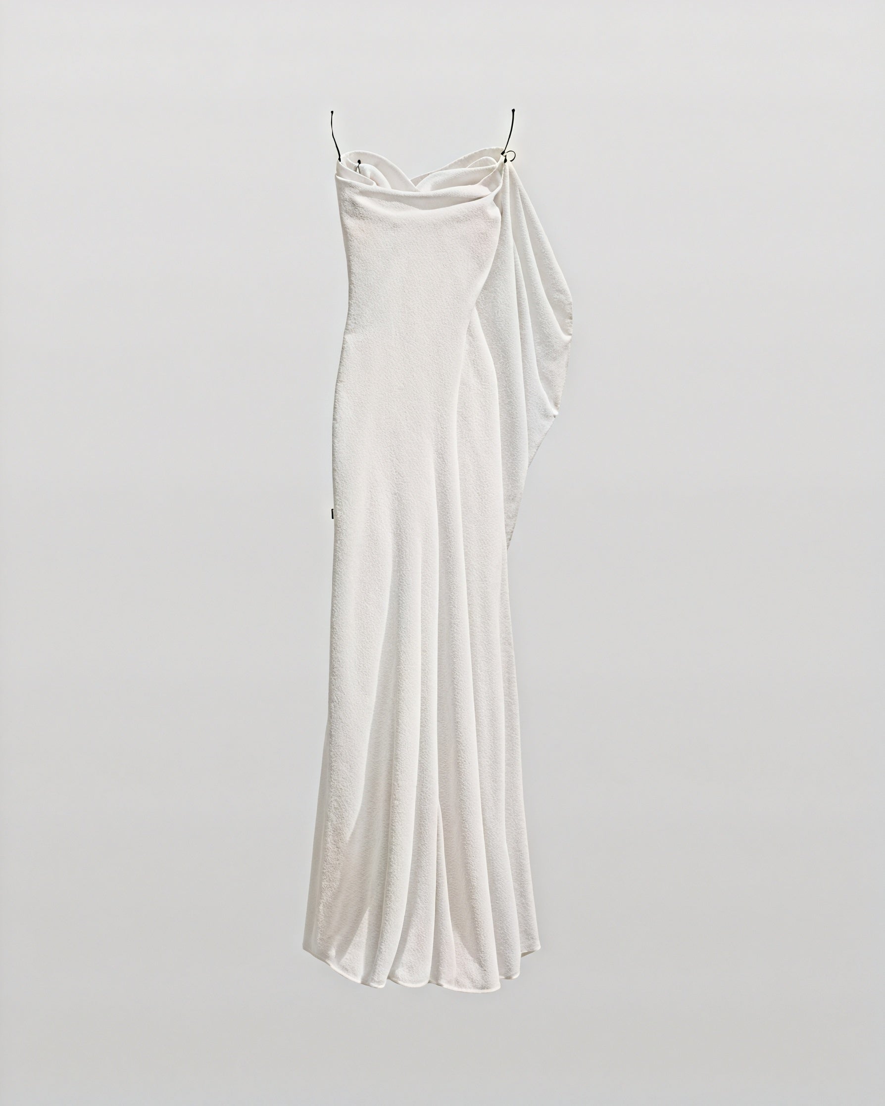 Abito Lungo Raso – Scollo a Cascata Spalline Sottili