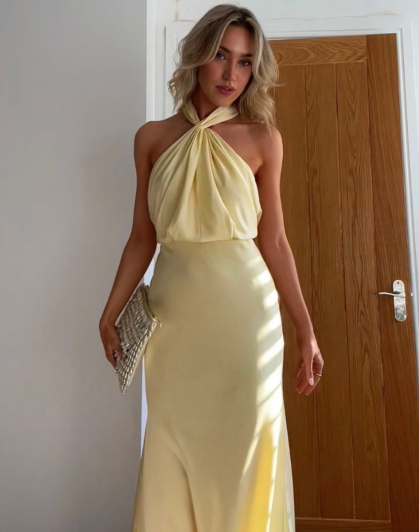 Abito Maxi Raso con Scollo all'Americana – Elegante