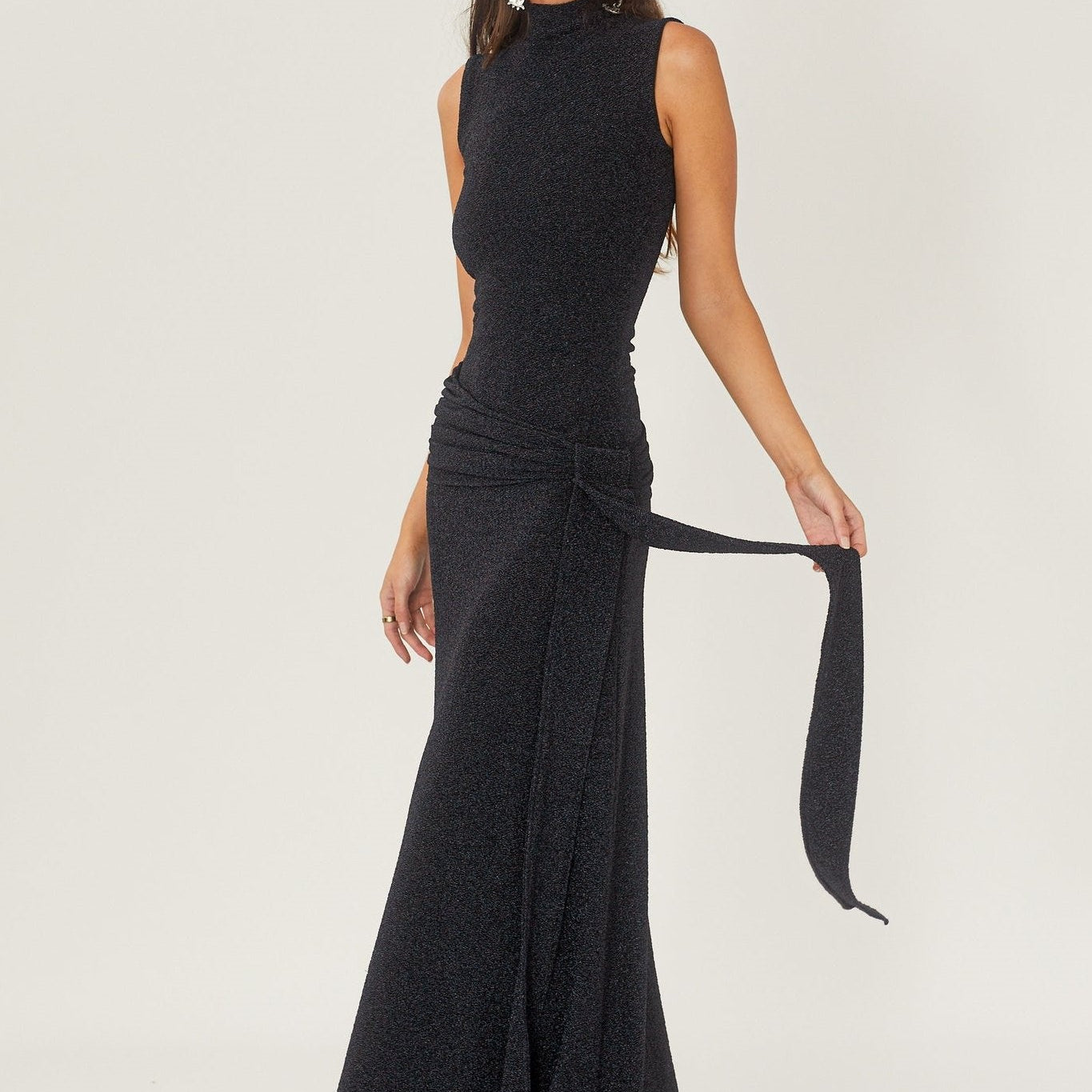 Abito Lungo Elegante con Cintura