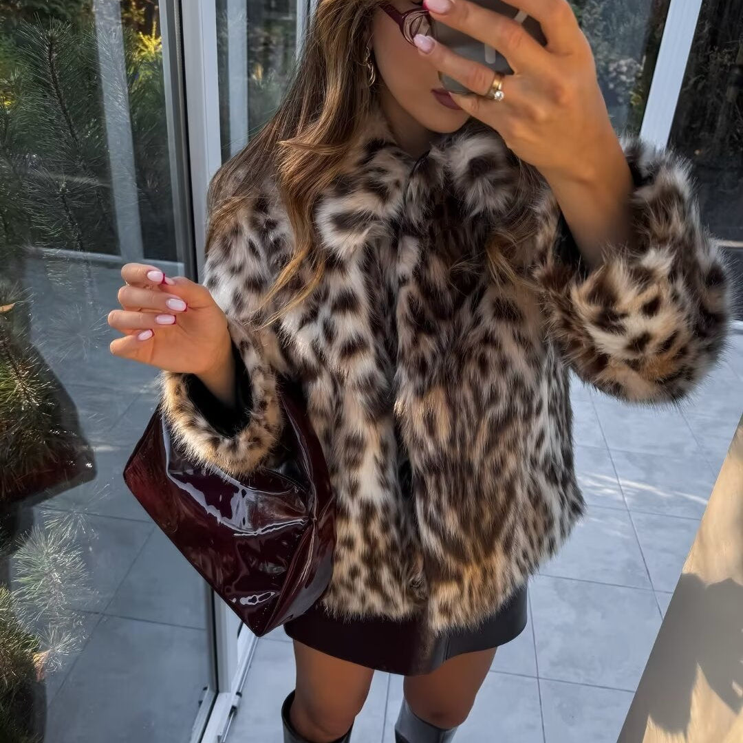 Zoe | Giacca oversize in pelliccia sintetica