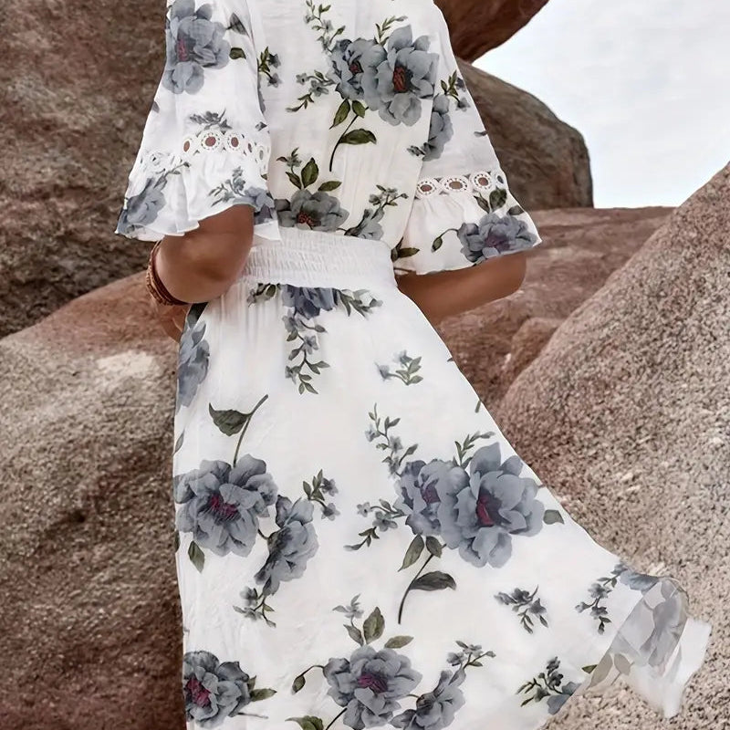 Abito Floreale con Dettagli in Pizzo