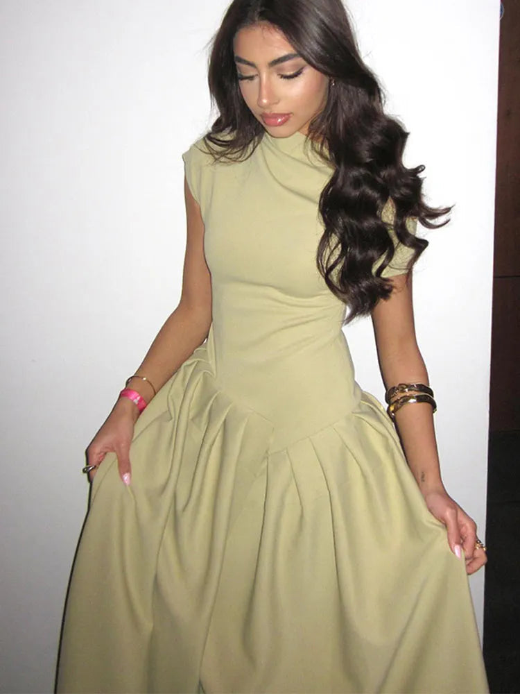 Abito Scultoreo: Design Raffinato