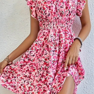 Abito Estivo Femminile con Stile Giocoso