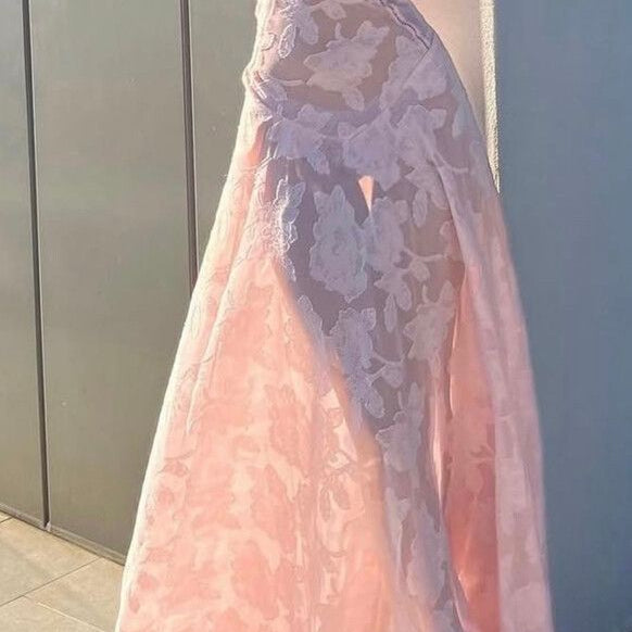 Abito Lungo: Eleganza Senza Tempo per Occasioni Speciali